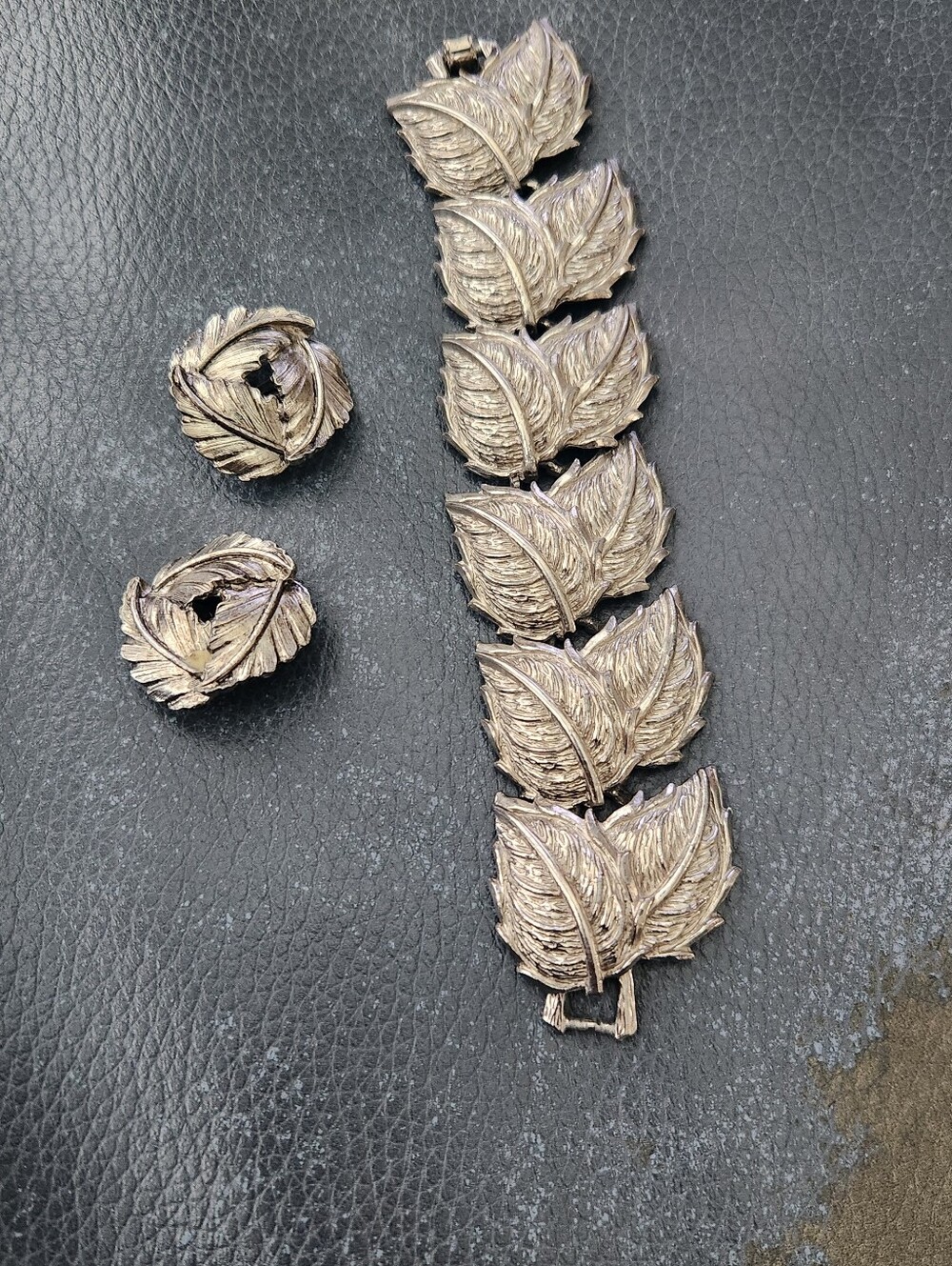 Vintage Leaf Motif Bracelet and Clip Earrings - Silver Tone Set. Unbranded